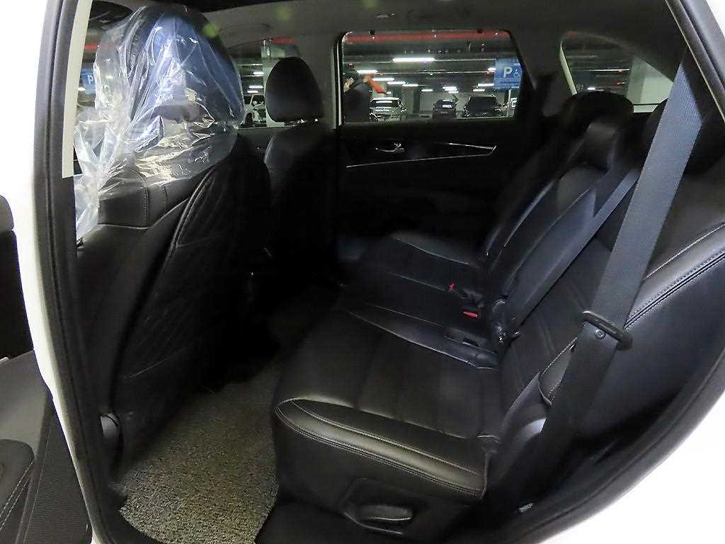 KIA Sorento - Vista 7