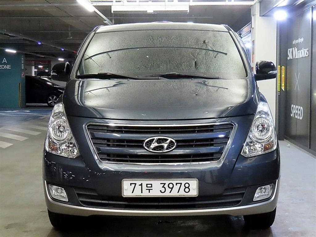 HYUNDAI Starex - Vista 2