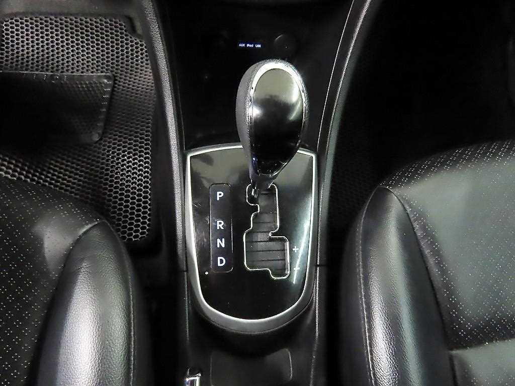 HYUNDAI Accent - Vista 10