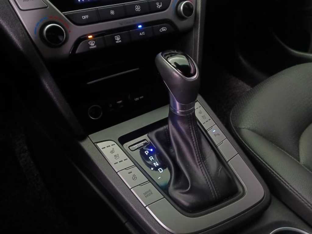 HYUNDAI Avante 2018 Plateado - Importación desde Corea - HF Imports Iquique - Foto 15