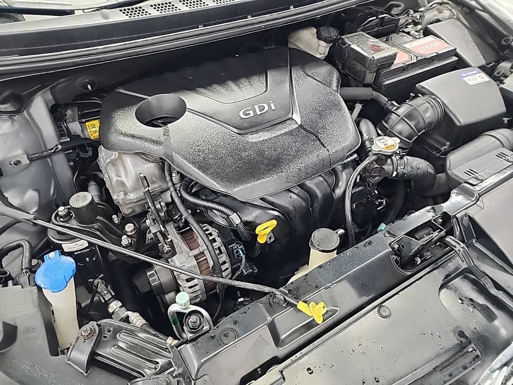 HYUNDAI Avante - Vista 5