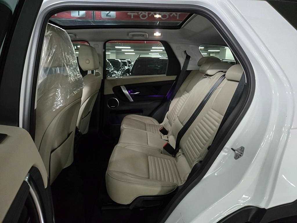 Land Rover Discovery Sports - Vista 7