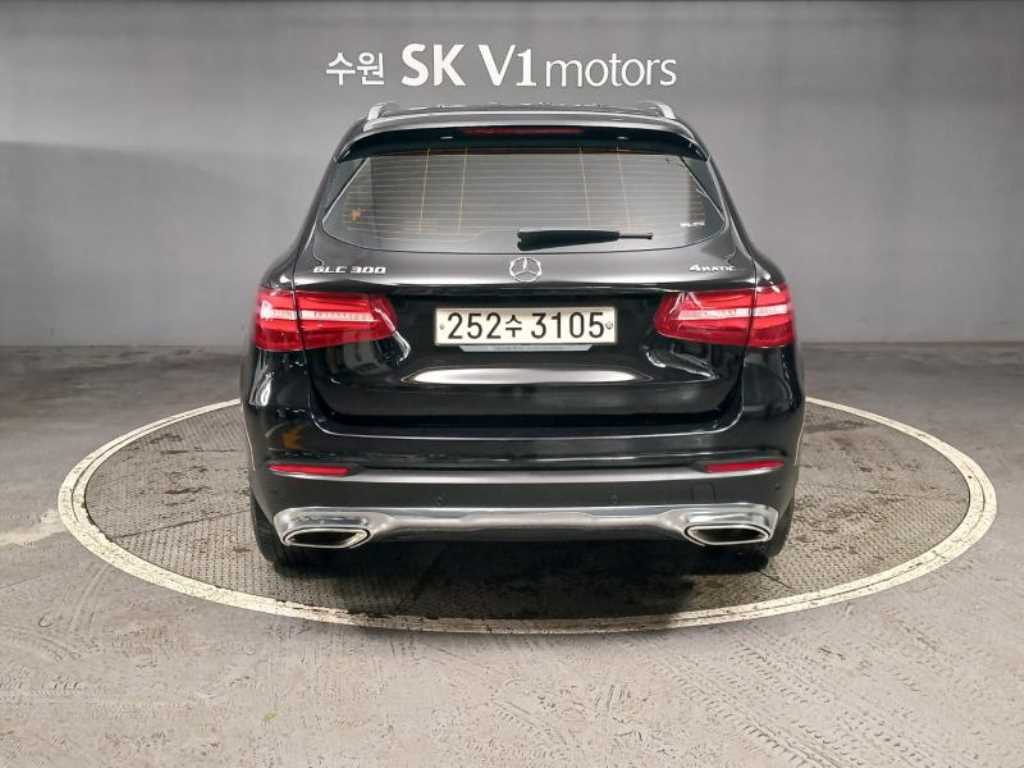 Mercedes Benz GLC Class - Vista 5
