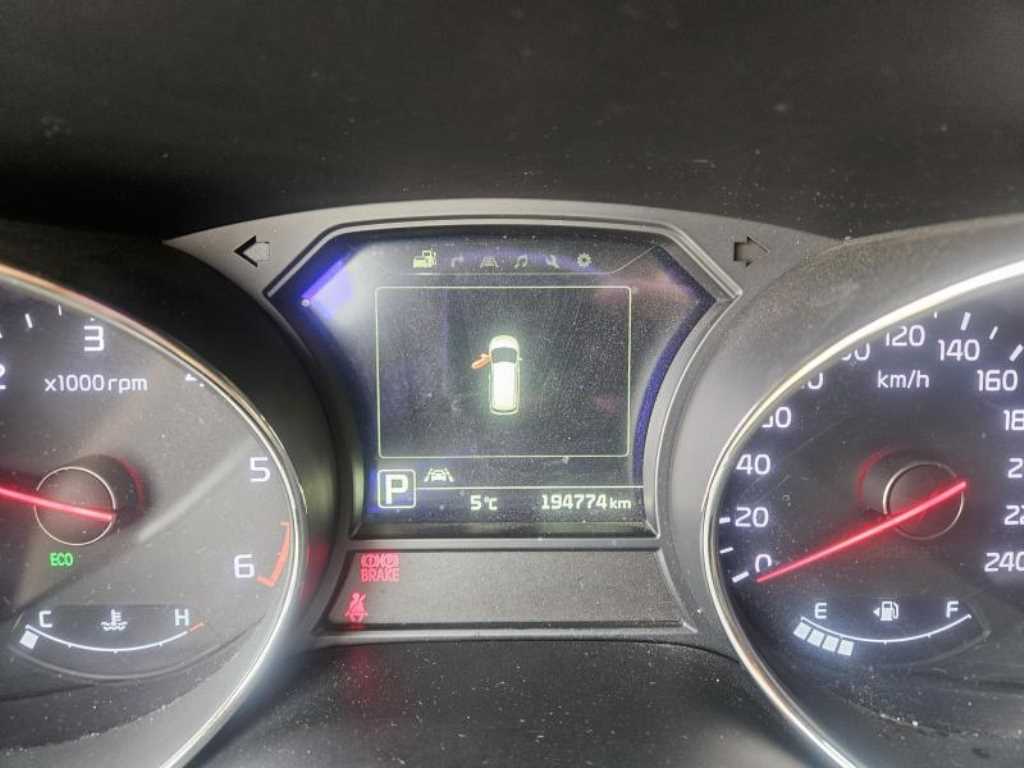 KIA Carnival - Vista 7