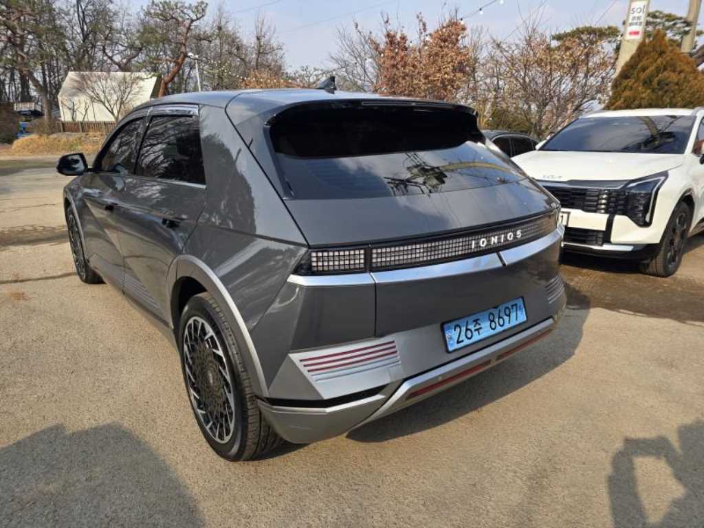 HYUNDAI Ioniq 5 - Vista 6