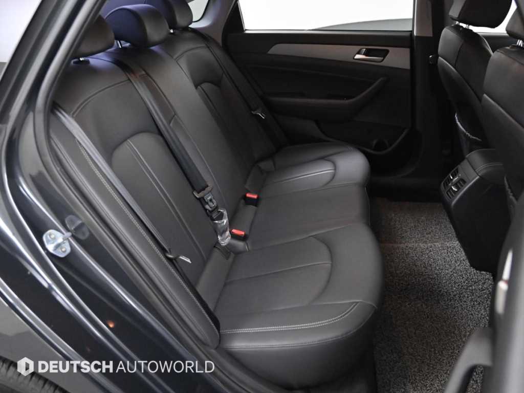 HYUNDAI Sonata - Vista 12