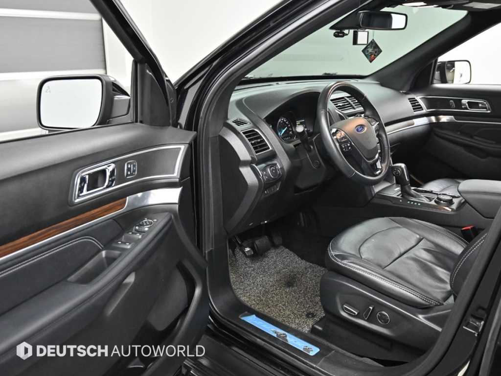 Ford Explorer - Vista 11