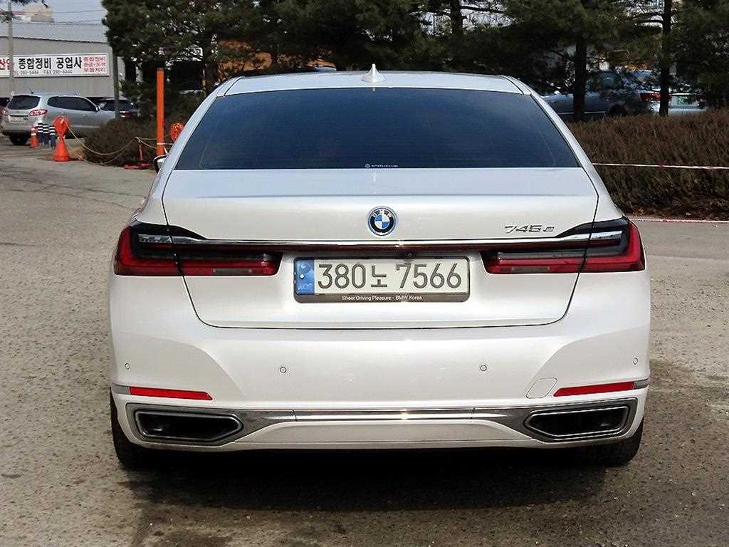 BMW 7 Series - Vista 4