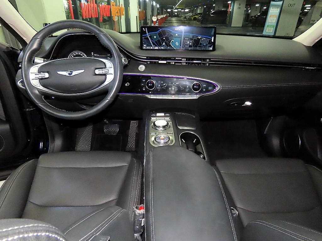 Genesis GV70 - Vista 10