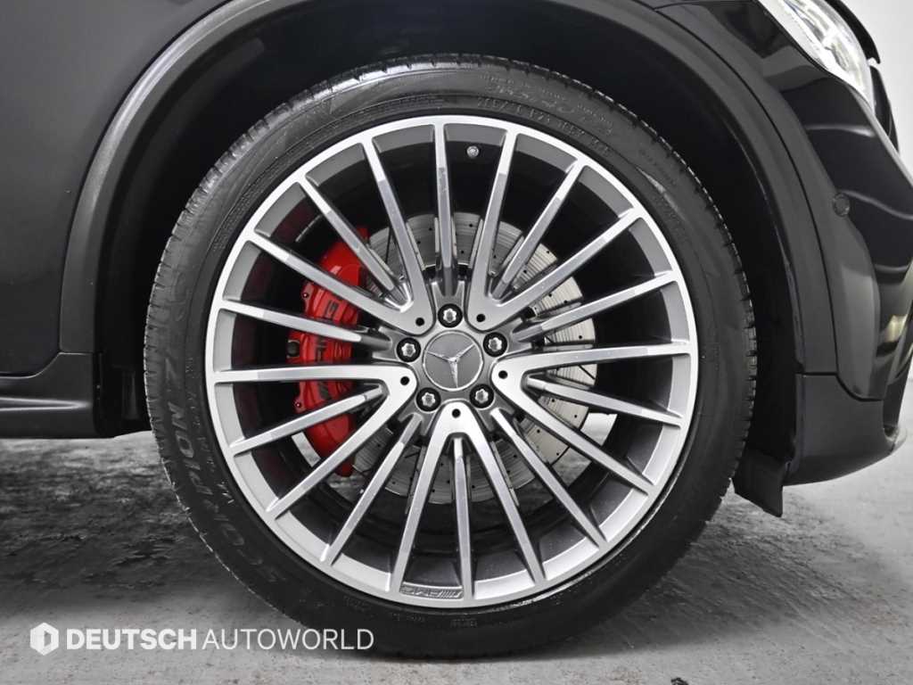 Mercedes Benz GLC Class - Vista 5