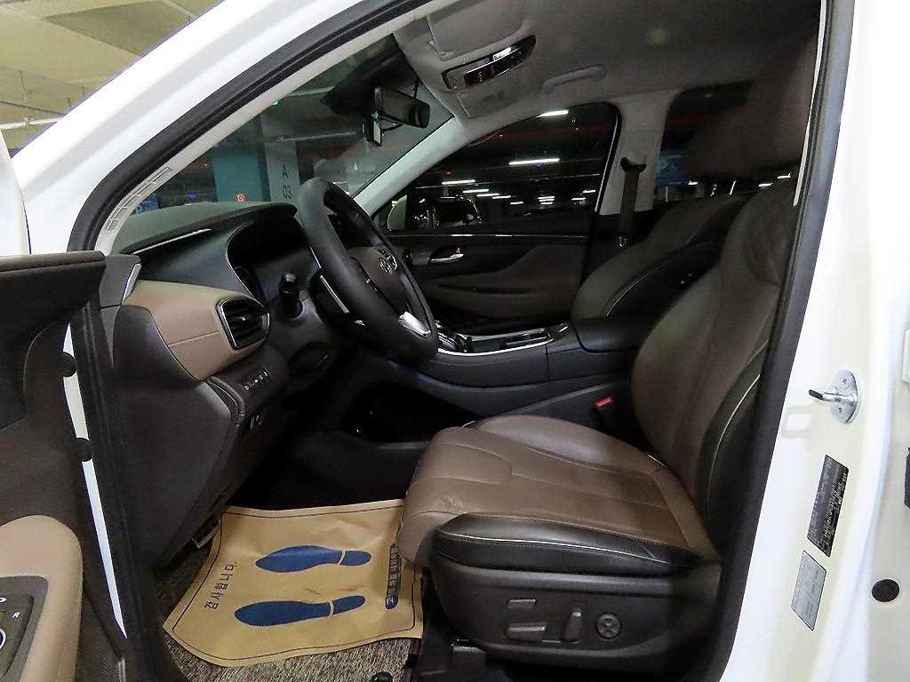 HYUNDAI Santa Fe - Vista 6