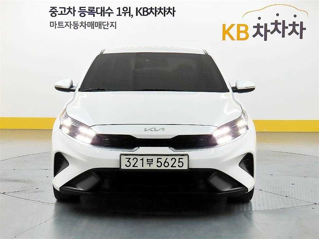 KIA K3 2023 Blanco - Importación desde Corea - HF Imports Iquique - Foto 1