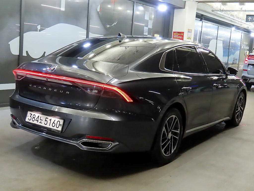 HYUNDAI Grandeur - Vista 5