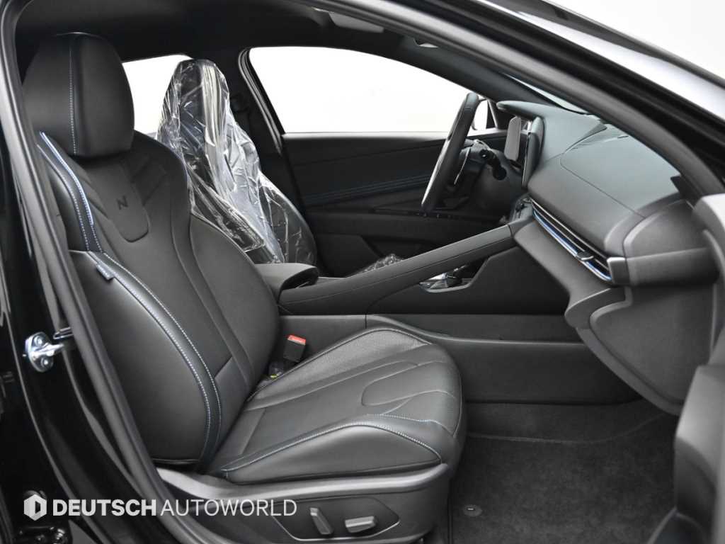 HYUNDAI Avante - Vista 10