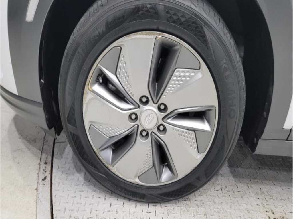 HYUNDAI Kona - Vista 11