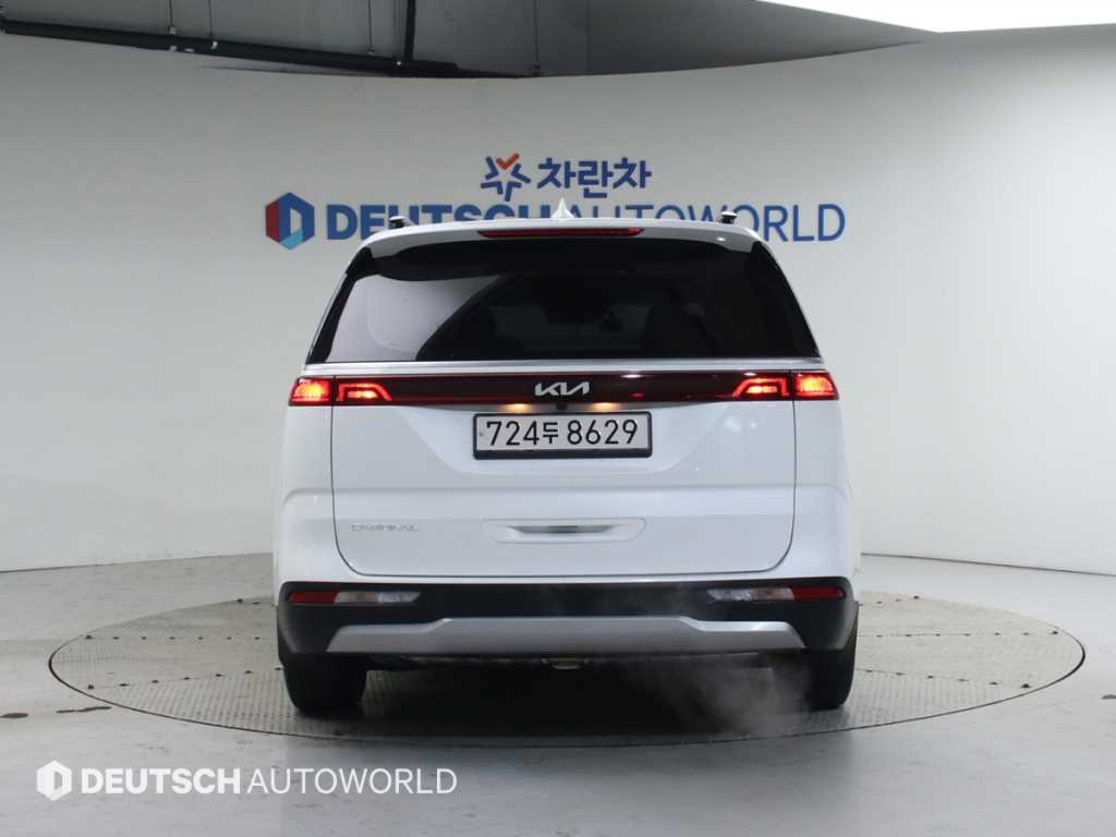 KIA Carnival - Vista 4