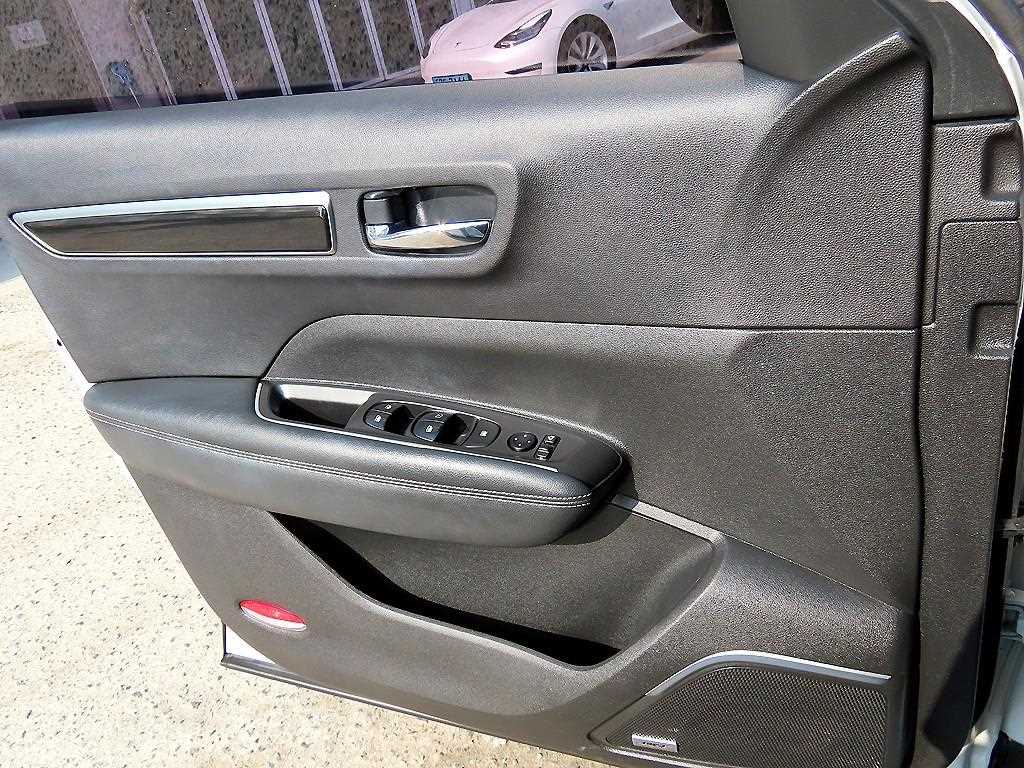 SAMSUNG QM6 - Vista 11