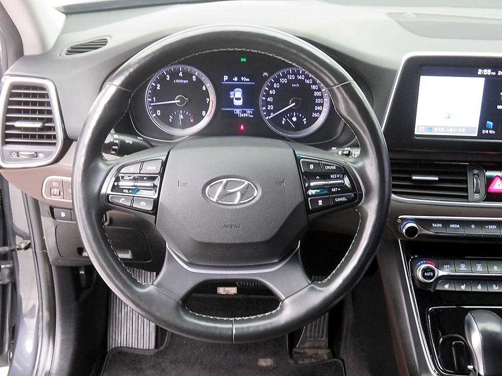 HYUNDAI Grandeur - Vista 11