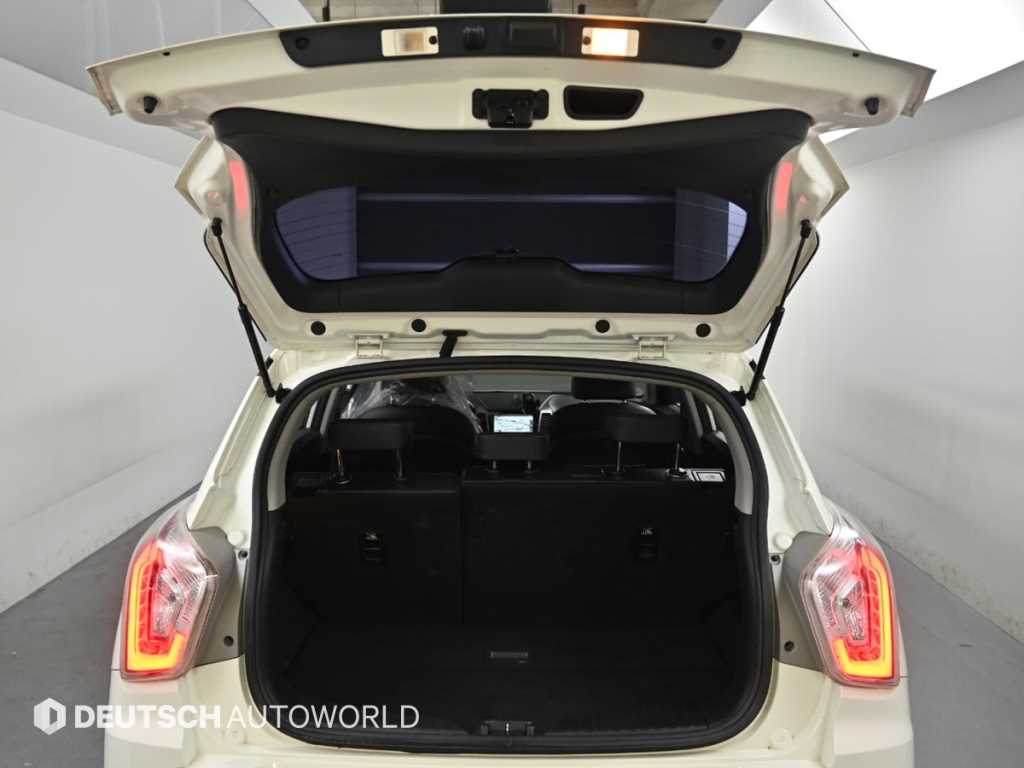 Ssangyong Tivoli 2018 Blanco - Importación desde Corea - HF Imports Iquique - Foto 20