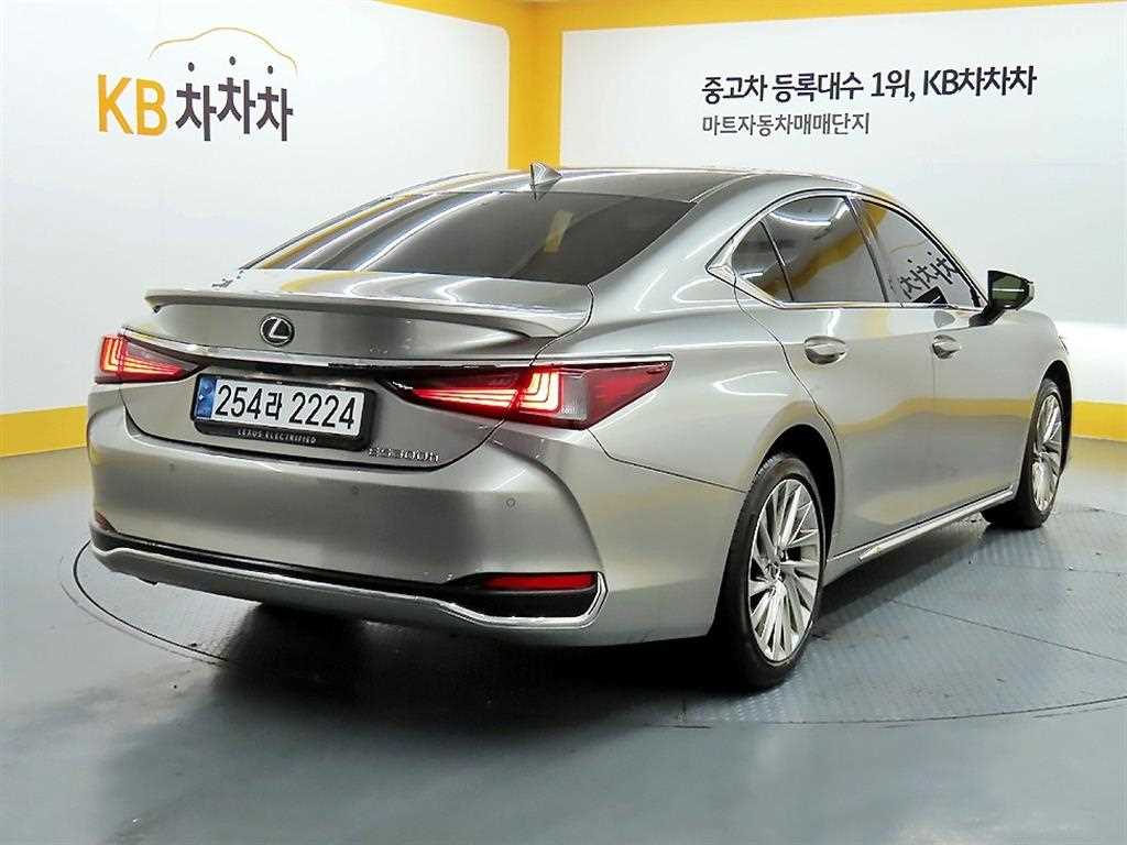Lexus ES - Vista 4
