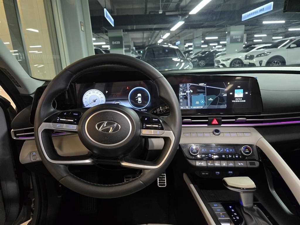 HYUNDAI Avante - Vista 8