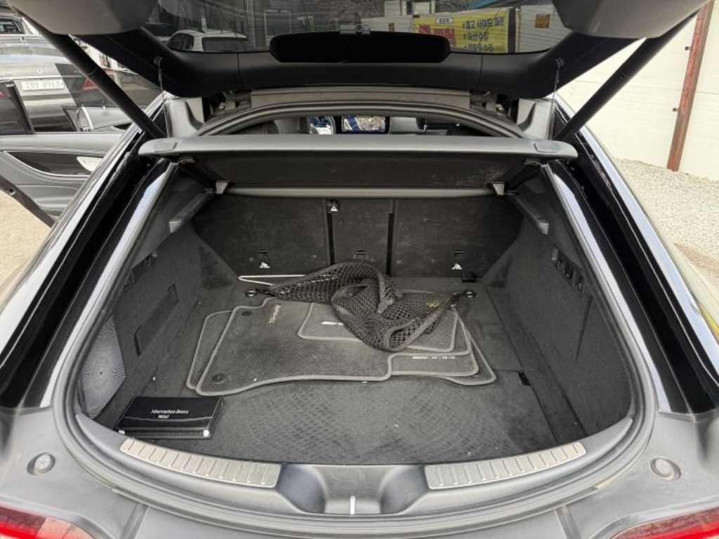 Mercedes Benz AMG GT - Vista 9