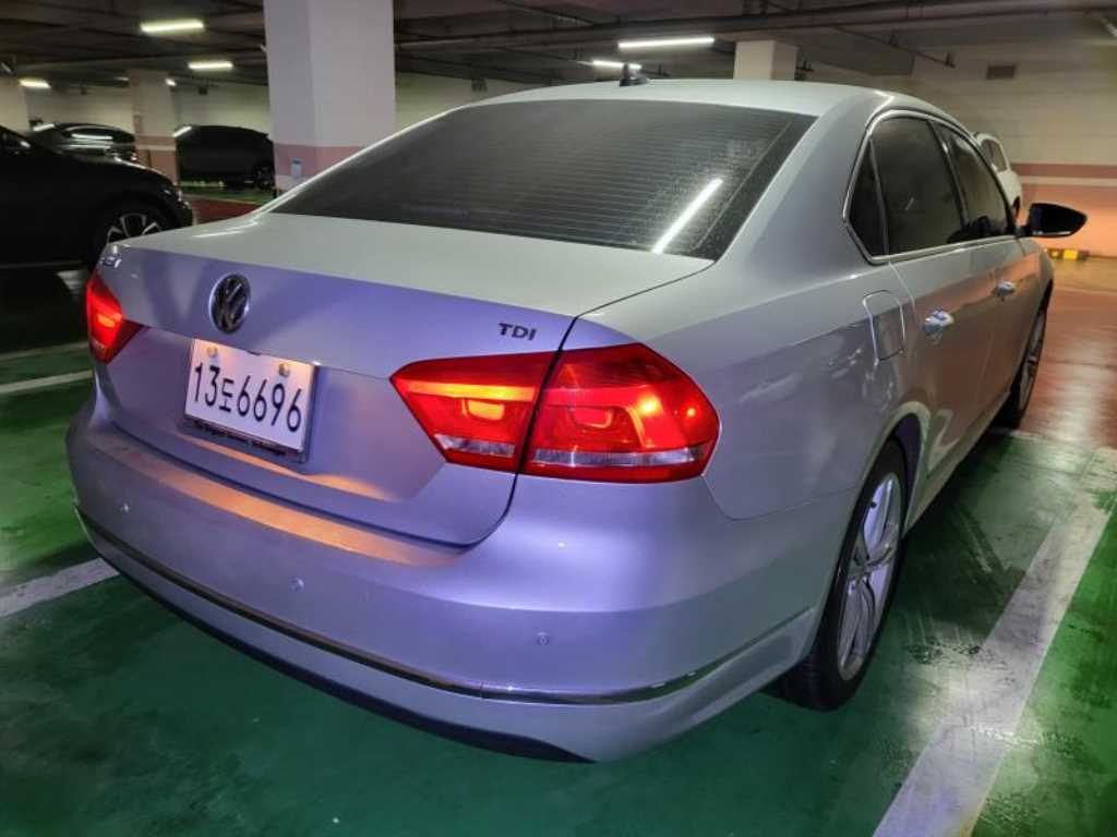 Volkswagen Passat - Vista 4