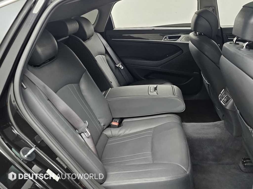 Genesis G80 - Vista 12