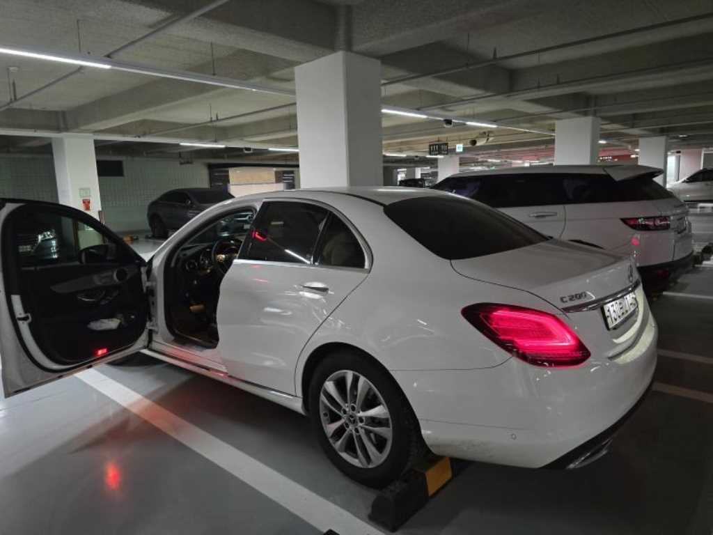 Mercedes Benz C Class - Vista 3