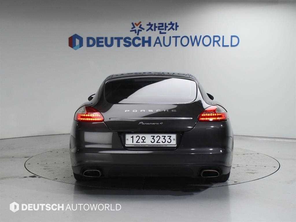 Porsche Panamera - Vista 4