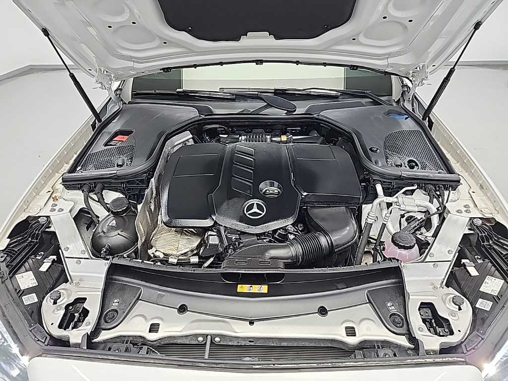 Mercedes Benz E class - Vista 5