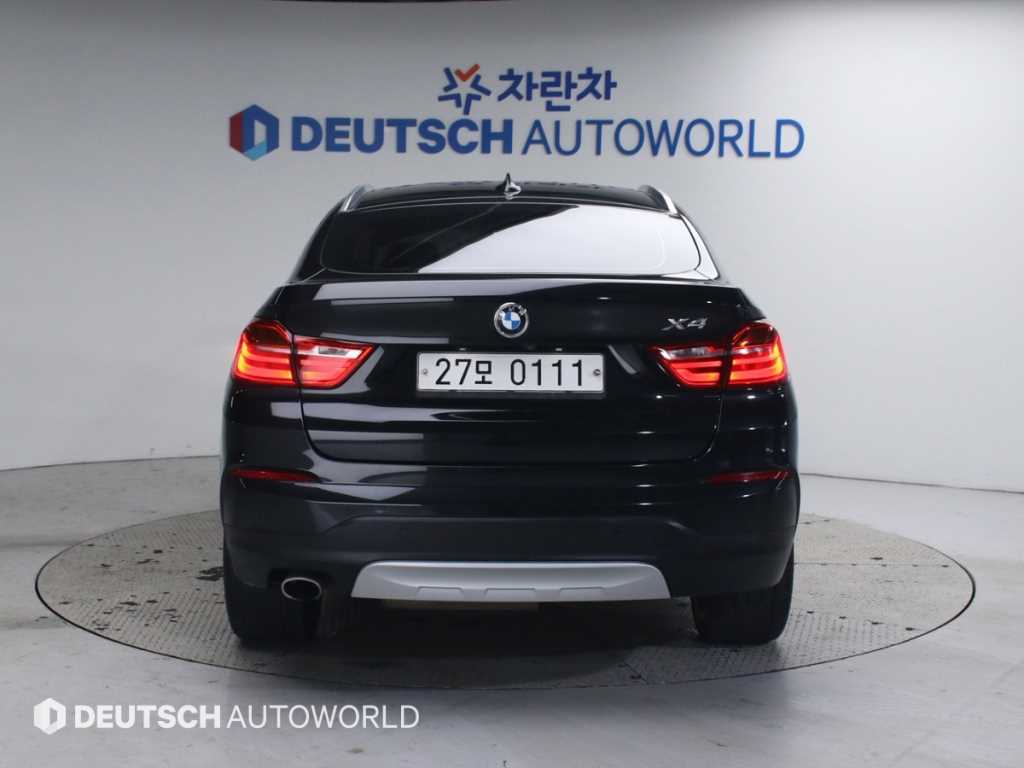 BMW X4 - Vista 4