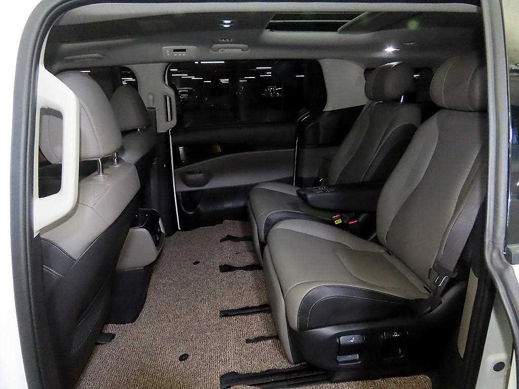 KIA Carnival - Vista 7