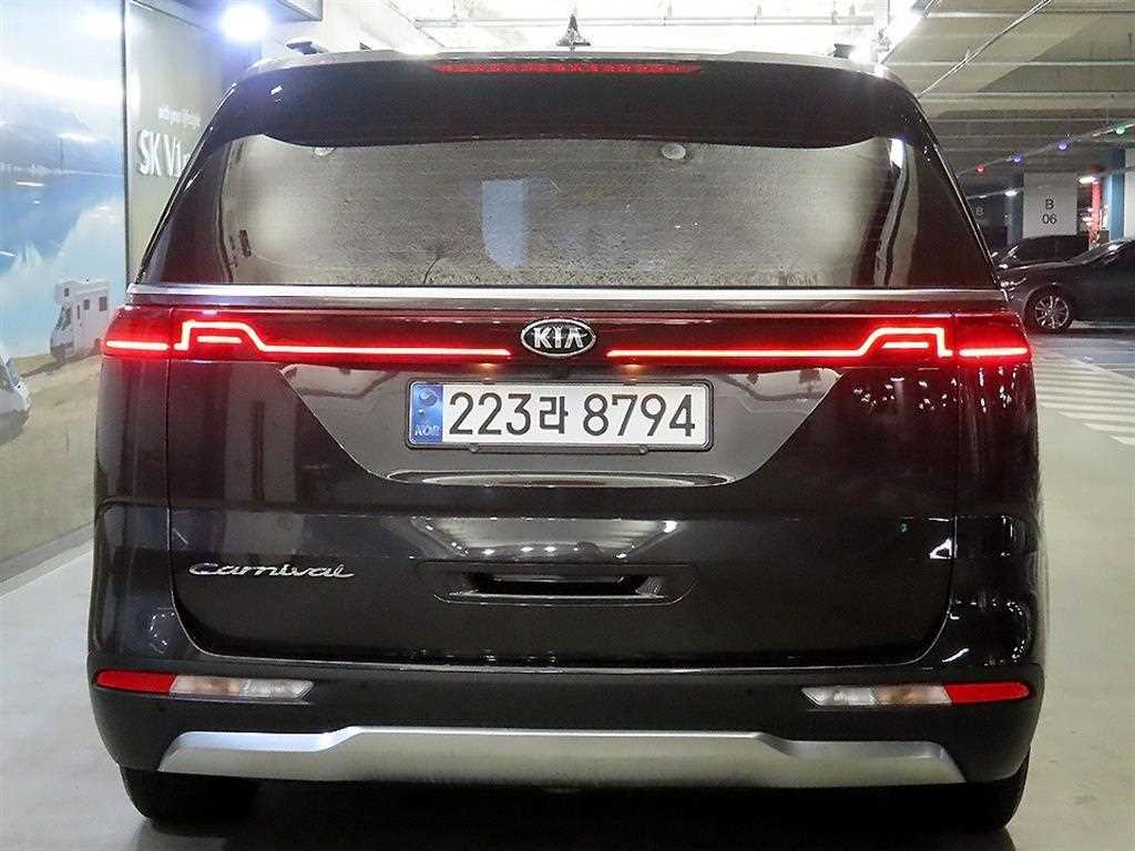 KIA Carnival - Vista 5