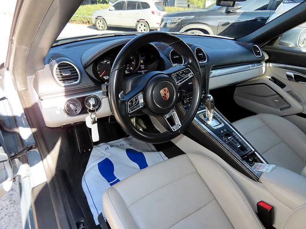 Porsche 718 - Vista 10