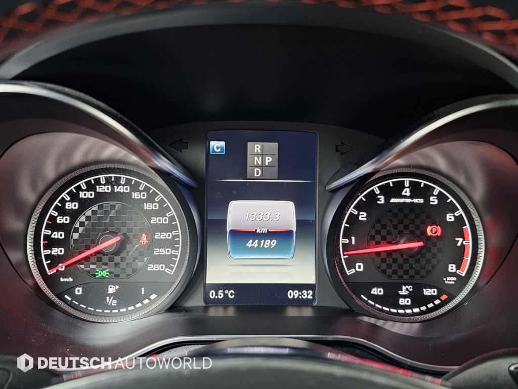 Mercedes Benz GLC Class - Vista 8