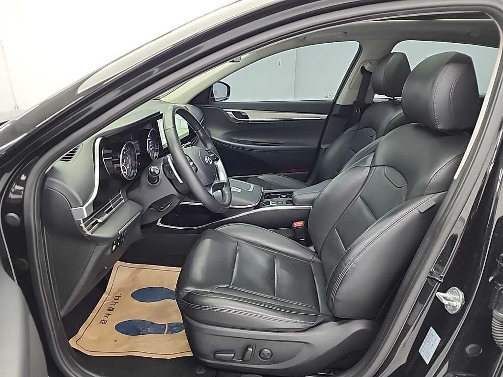 HYUNDAI Grandeur - Vista 11