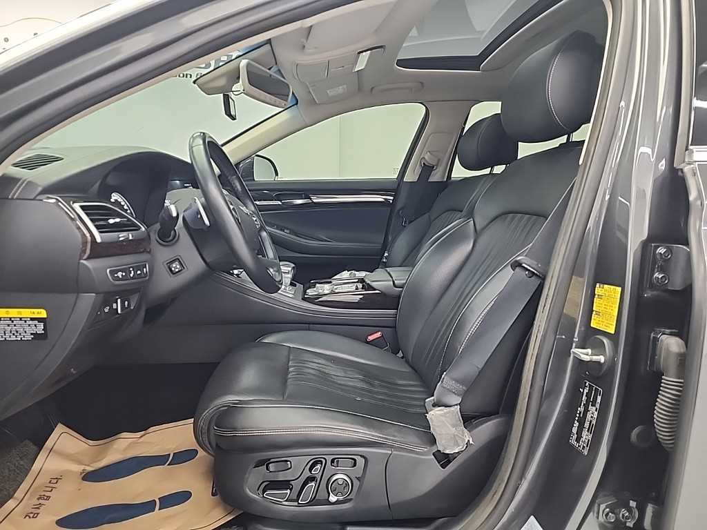 Genesis G90 - Vista 11