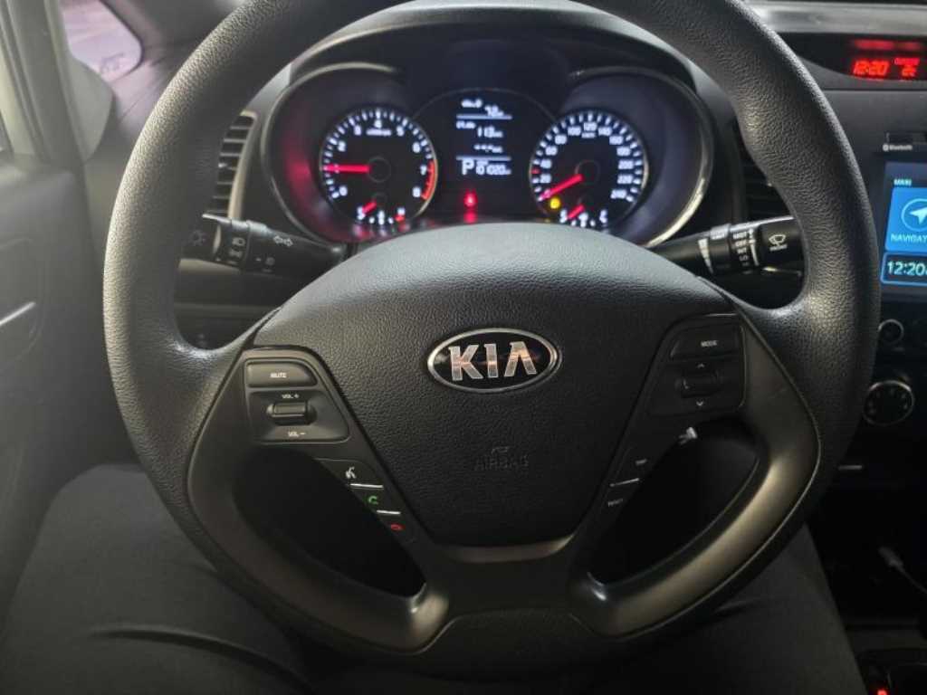 KIA K3 - Vista 5