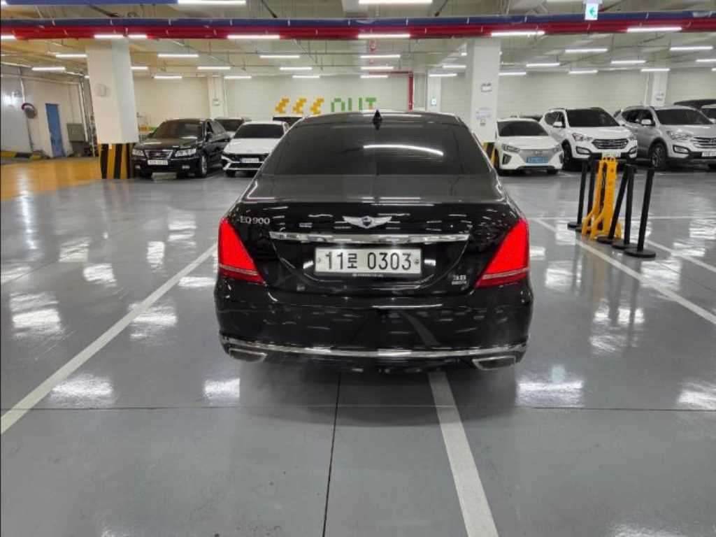 Genesis EQ900 - Vista 5