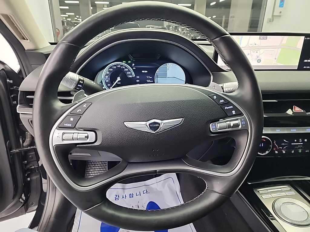 Genesis G80 - Vista 9