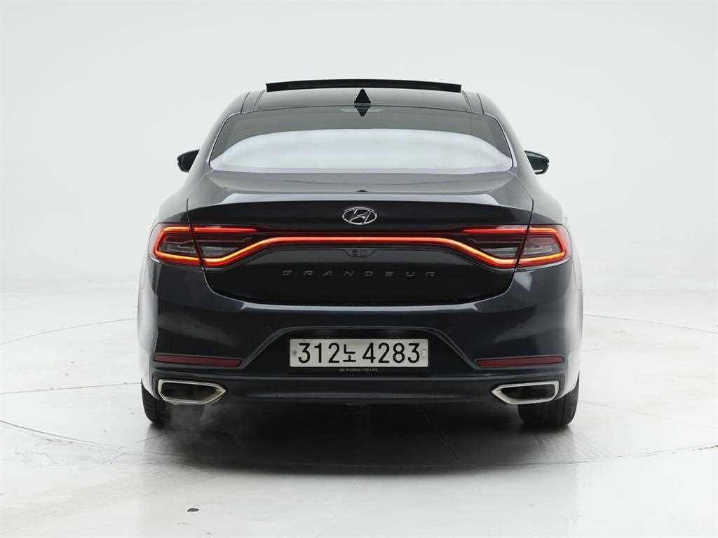 HYUNDAI Grandeur - Vista 5