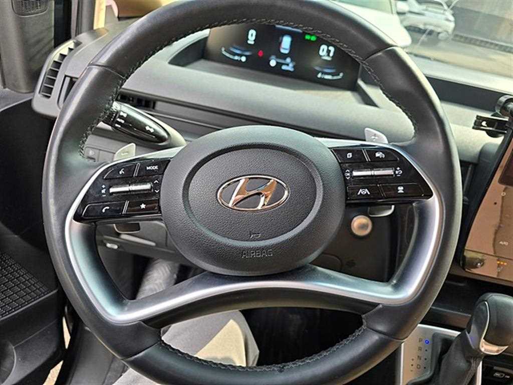 HYUNDAI Staria - Vista 10