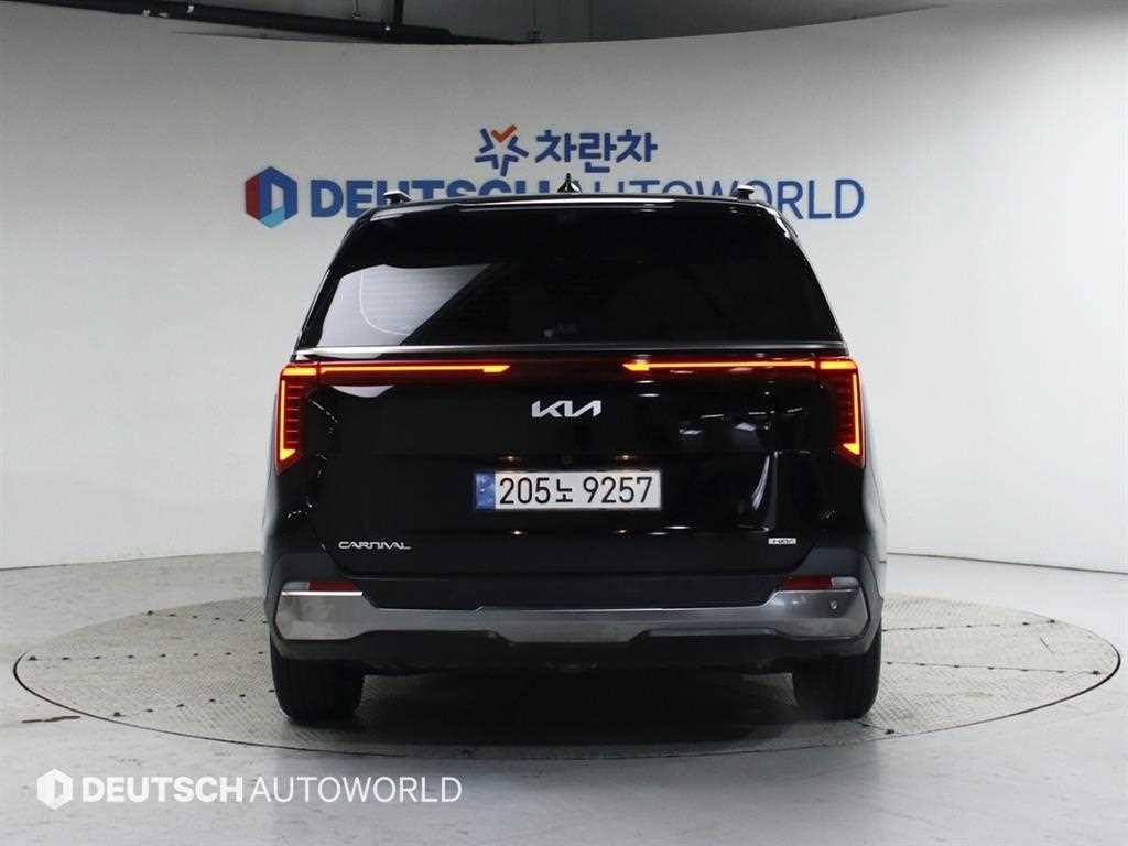 KIA Carnival - Vista 4