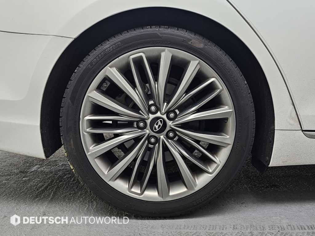 HYUNDAI Grandeur - Vista 5