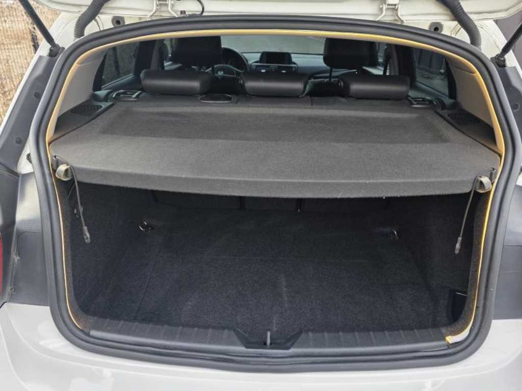 BMW 1 series - Vista 4