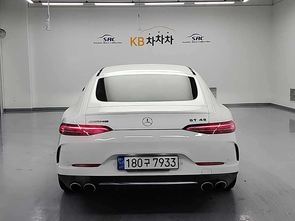 Mercedes Benz AMG GT - Vista 3