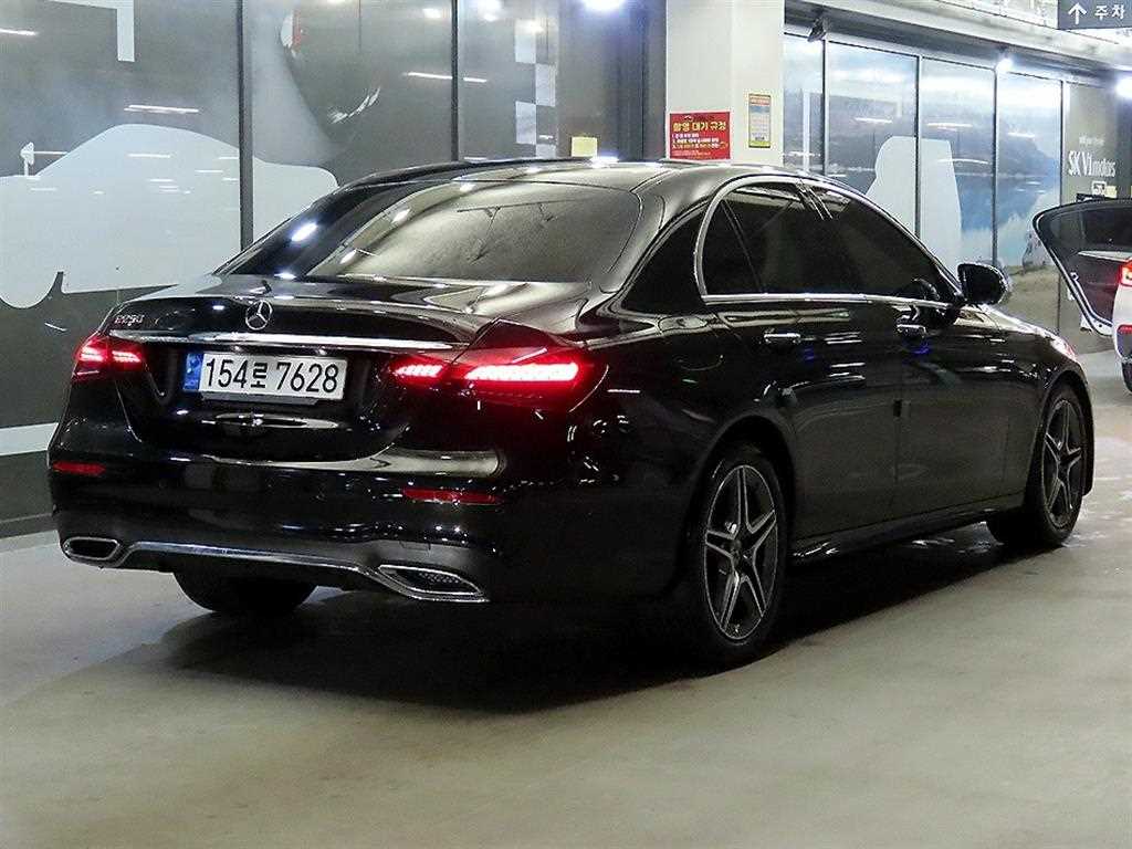 Mercedes Benz E class - Vista 4