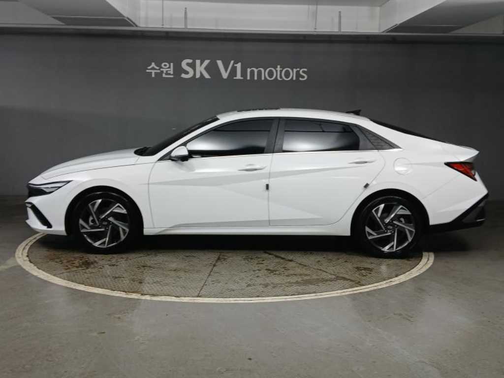 HYUNDAI Avante - Vista 2