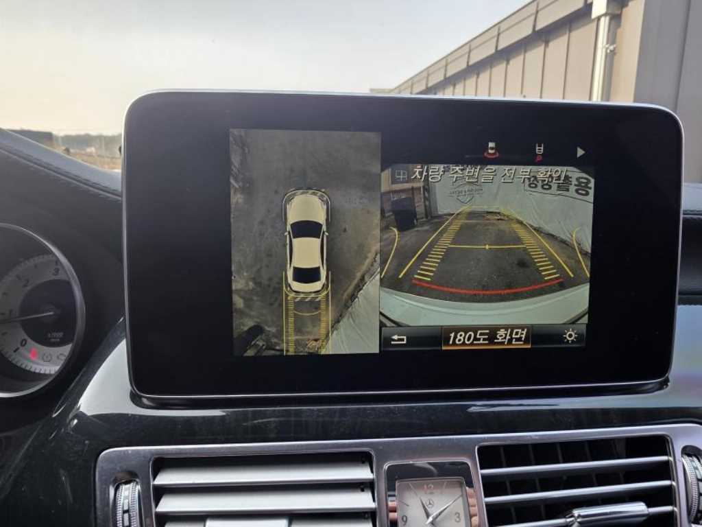 Mercedes Benz CLS Class - Vista 3